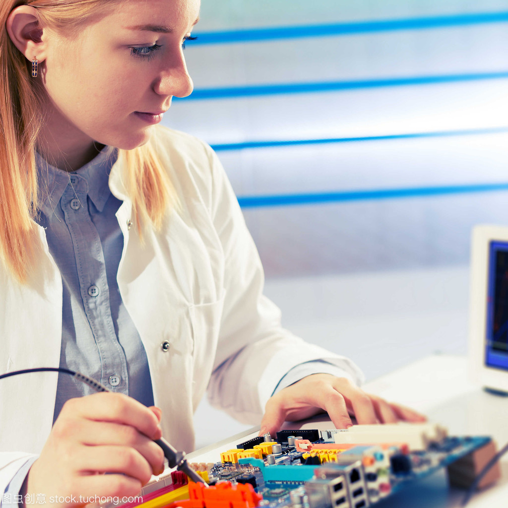 通信工程中的測試儀與PCB設(shè)計(jì) 一位女工程師的視角